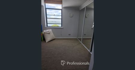 Furnished unit with views of Koombana bay - Photo 2