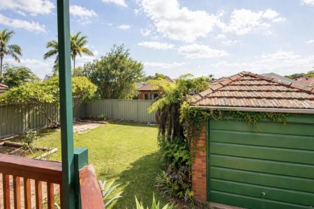 Freshly Painted Spacious Family Home in Prime Kogarah Bay Location - Photo 3
