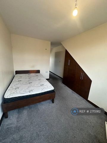 3 bedroom terraced house to rent - Photo 5
