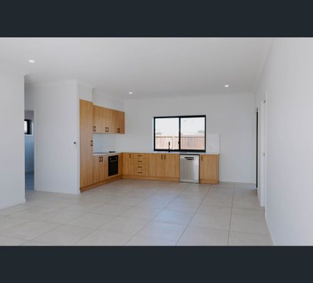27/18 Georgia Terrace, Kalkie, Qld 4670 - Photo 2