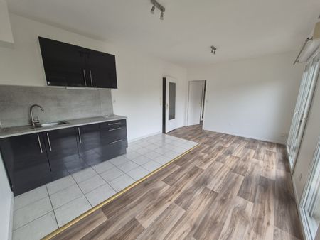 Location Appartement 2 pièces 41m² VALENCIENNES 59300 - Photo 2