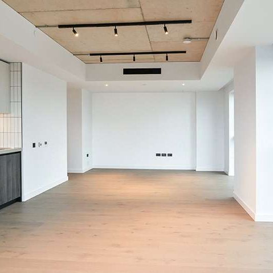 Stunning new two bed two bath apartment located in The Founding, Canada Water's premier new build development. - Photo 1