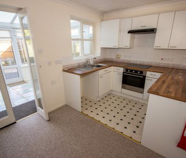 2 bedroom end of terrace house to rent - Photo 4