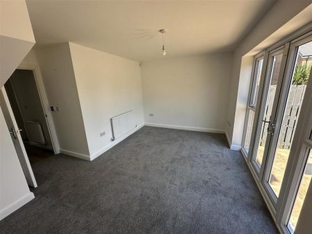 2 bedroom semi-detached house to rent - Photo 3