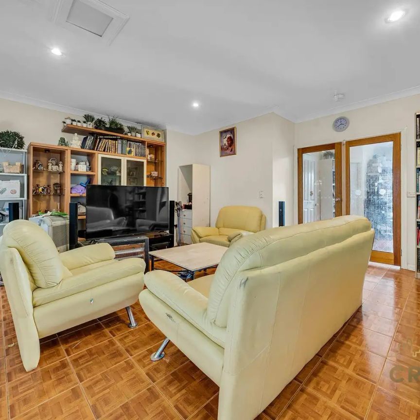 “SHARED HOUSE IN PRIME FOOTSCRAY LOCATION” - Photo 1