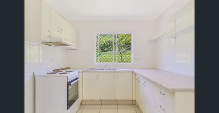 Charming Country Cottage in Eviron – Flexible Layout - Photo 4