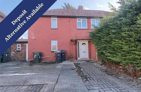 3 bedroom semi-detached house to rent - Photo 3