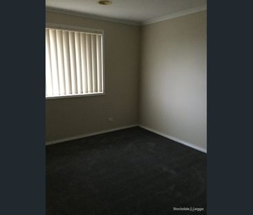 IDEAL LOCATION CLOSE TO SCHOOLS & PUBLIC TRANSPORT - Photo 1