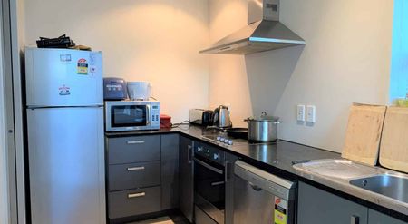 Executive Studio rooms - Fully Furnished! - Photo 2