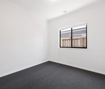 Brand New Family Home in Prime Manor Lakes Location! - Photo 1