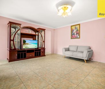 GREAT LOCATION! - Photo 3