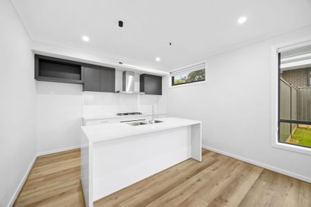 Modern Family Living Opposite Jones Reserve - Photo 3