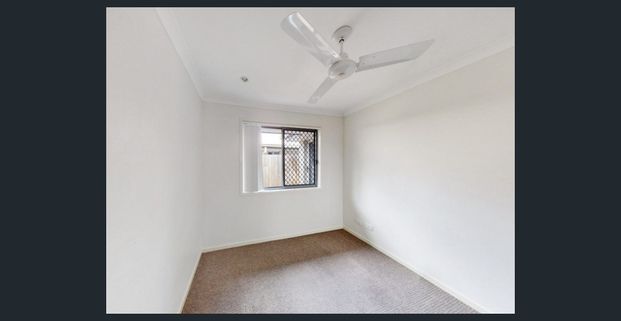 Spacious Family Home in Warner Awaits! - Photo 1