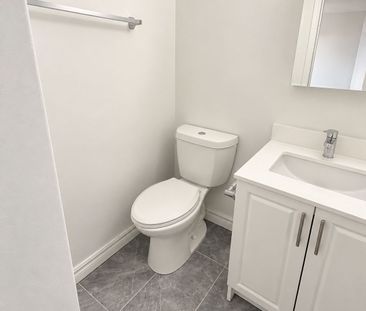 For Lease - 4 Hill Heights Road Unit# 406, Toronto, Ontario - Photo 3
