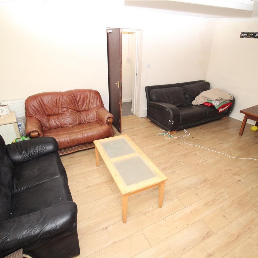 Room For Rent Wood Road, Pontypridd - Photo 1