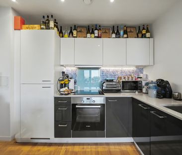 1 Bed Flat, Station House, SE8 - Photo 4