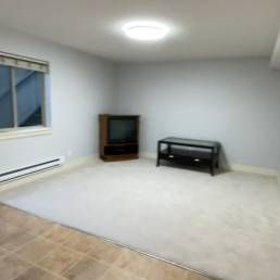 2 bedroom basement suite - Photo 2