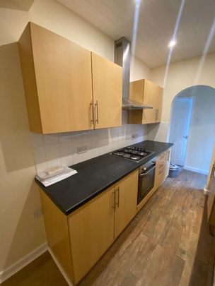 3 bedroom end of terrace house to rent - Photo 1