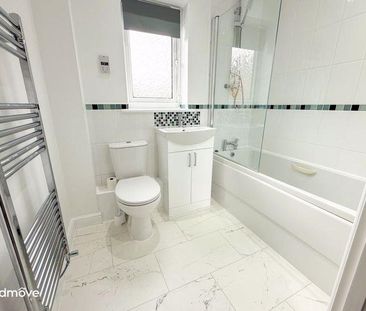 2 bedroom coach house to rent - Photo 5