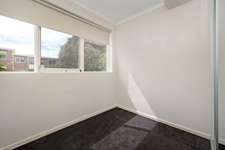 Please contact Molly Rogerson to arrange an inspection; SandringhamPM2@hodges.com.au - Photo 2