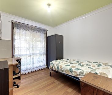 Family-Friendly Home with Space, Light & Convenience in the Heart o... - Photo 4