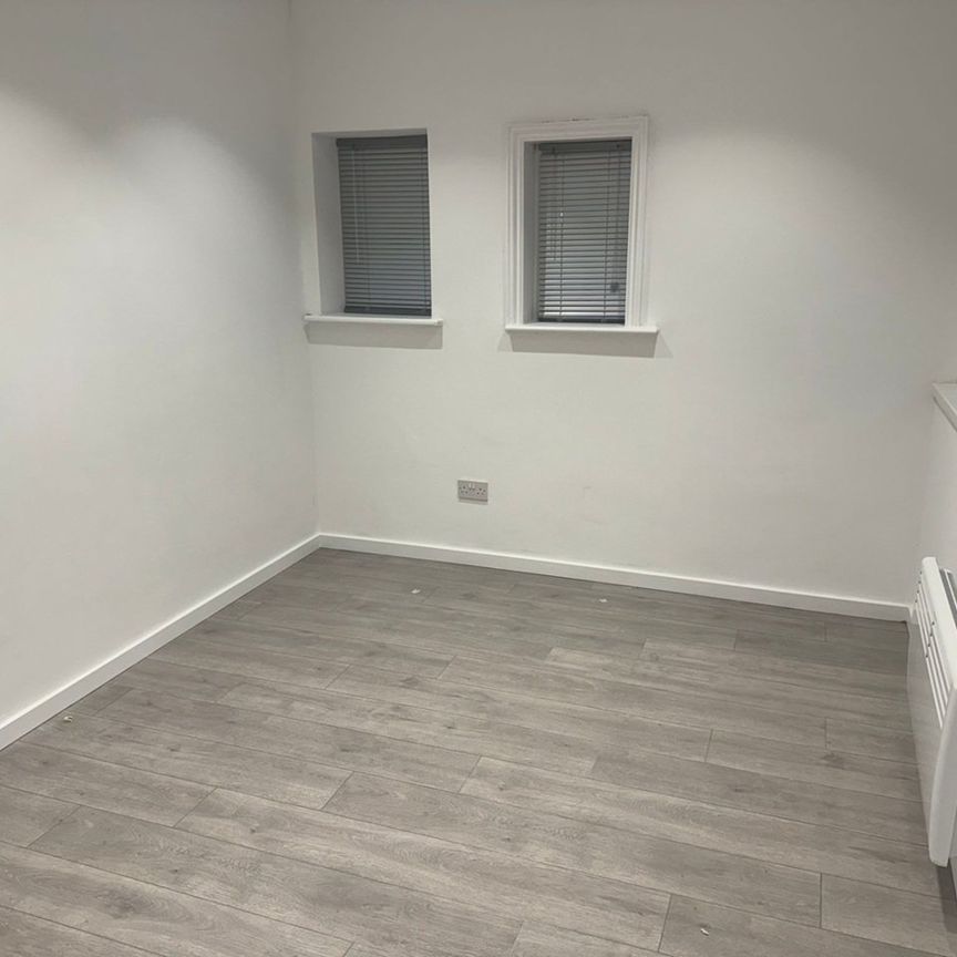 2 Bed Flat, Harewood Road, CR2 - Photo 1