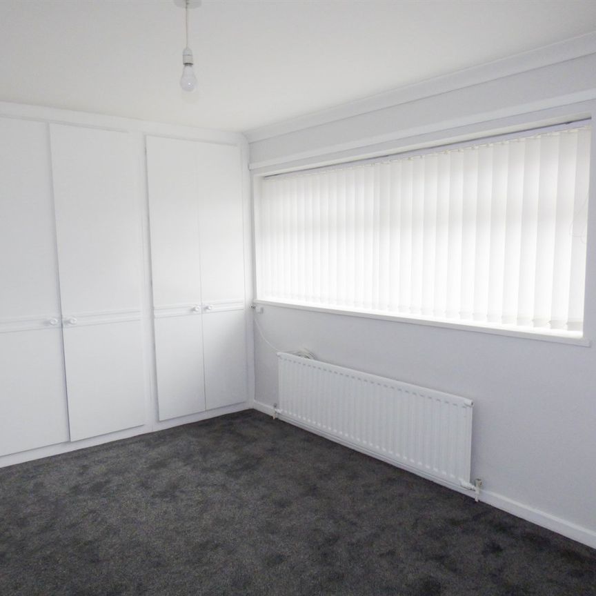 2 bed semi-detached house to rent in Fallowfeld, Leam Lane, NE10 - Photo 1