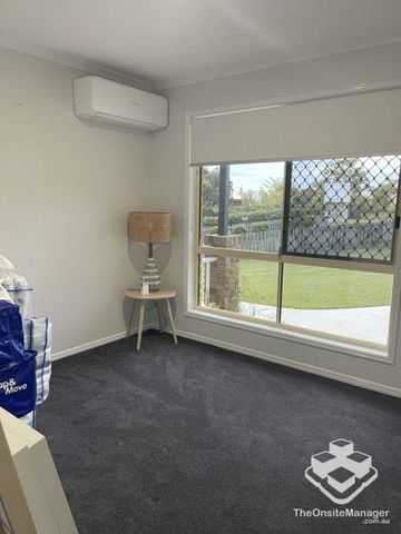 Large Home With Shed & Solar - Photo 5