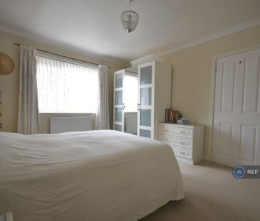 2 bedroom maisonette to rent - Photo 2