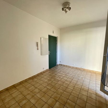 Location Appartement 1 pièce 14m² - Photo 3