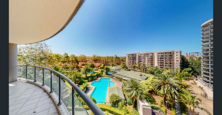 Beautiful Apartment Overlooking Swimming Pool and Gardens!!! - Photo 3