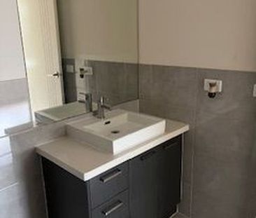 Cozy unit in a great location! - Photo 5
