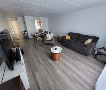 Grand 4½ rénové à louer Secteur Université et Mont-Bellevue. - Photo 1