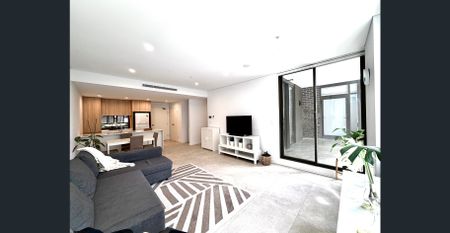 Spacious Unit! - Photo 3