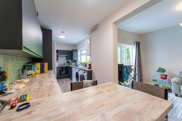 6 bedroom house to rent - Photo 1