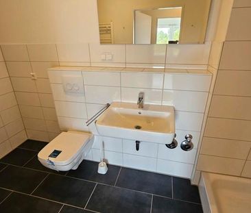 Wohnen mit Hafenblick - Schöne 2-Zimmer Wohnung in der 11. Etage - Photo 6