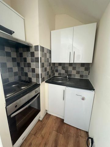 Studio to rent - Photo 2