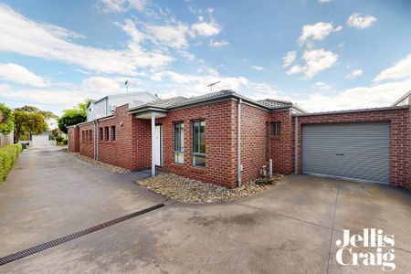 2/134 Cooper Street, Essendon - Photo 5