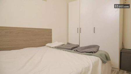 1-bedroom apartment for rent in Embajadores, Madrid. - Photo 4