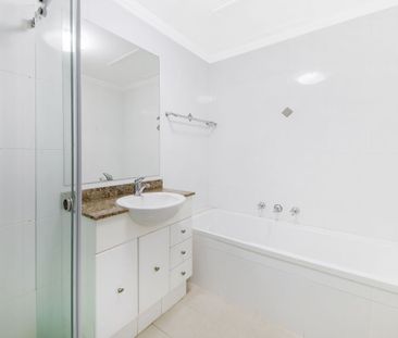 Dual-Level Boutique Loft Apartment - Photo 3