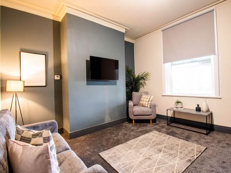 Westover Road (room 4), Bramley , Leeds - Photo 3