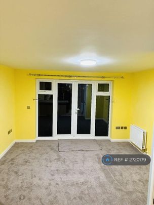 4 bedroom terraced house to rent - Photo 1