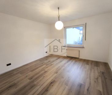 Attraktive Mietwohnung im Erdgeschoss mit Garage, Terrasse und Gart... - Foto 2