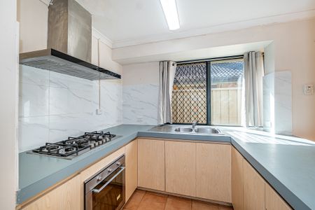 5 Holton Way, Cannington WA 6107 - House For Rent | Domain - Photo 4