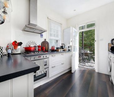 3 bedroom flat to rent - Photo 1