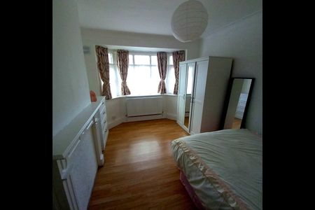 Room in a Shared Flat, Parchmore Way, CR7 - Photo 2