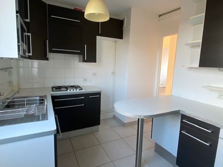 Location Appartement 4 pièces 90m² LAMBERSART 59130 - Photo 4