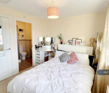 4 bedroom terraced house to rent - Photo 6