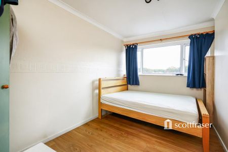 5 bedroom semi-detached house to rent - Photo 2