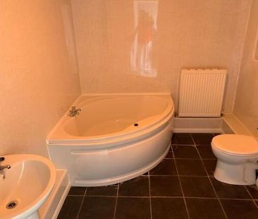 3 bedroom terraced house to rent - Photo 6